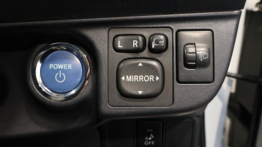 2012 Toyota Aqua Hybrid S Model, Push Start, Reverse Camera image 356174