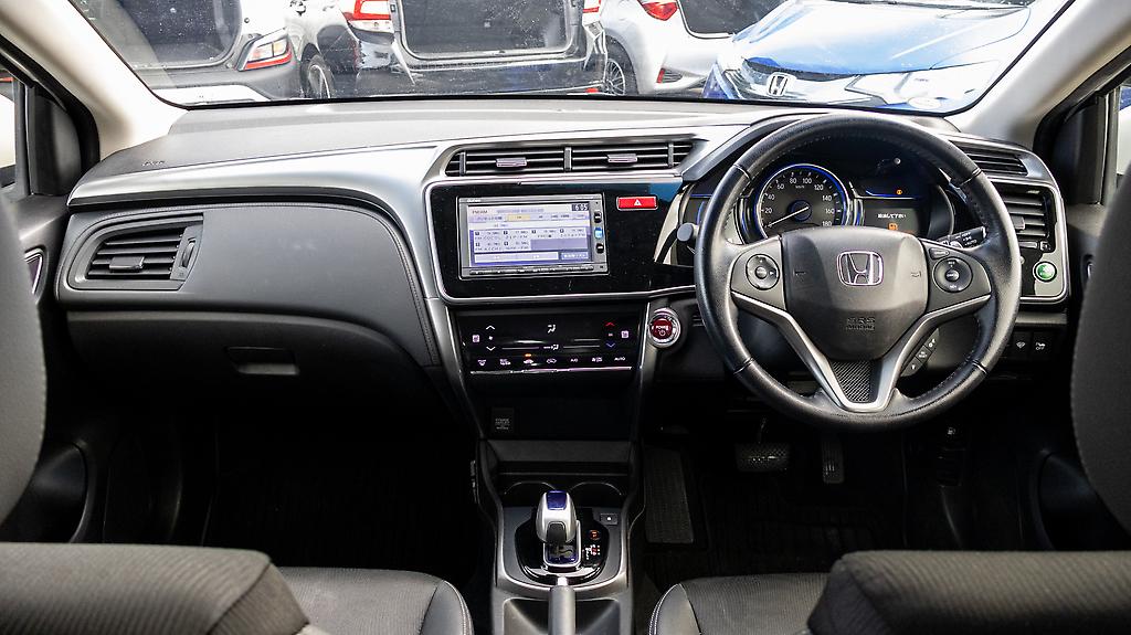 2016 Honda Grace Hybrid EX Push start image 357758