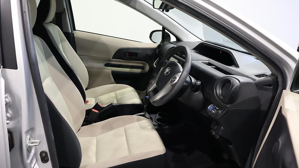 2013 Toyota Aqua Hybrid S Smart Entry Navi ready Package image 357466
