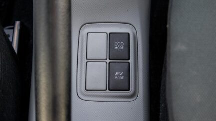 2014 Toyota Aqua F spec Hybrid Push start image 353187