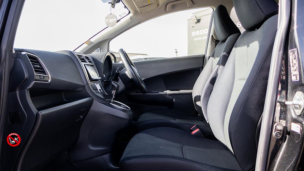 2012 Toyota Ractis G Model Push start image 353445