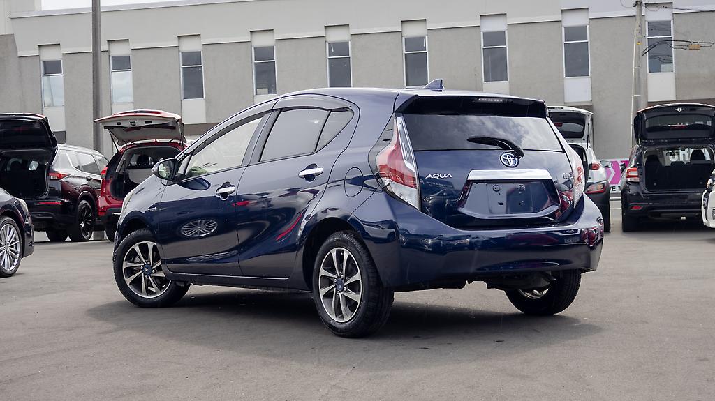 2016 Toyota Aqua Hybrid F spec Push start image 356976