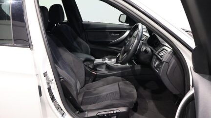 2013 BMW 320i xDrive M Sports image 357027