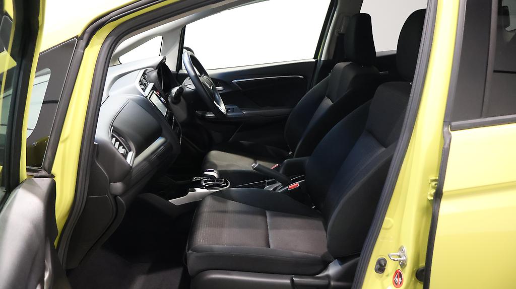 2015 Honda Fit Hybrid F Package image 354665