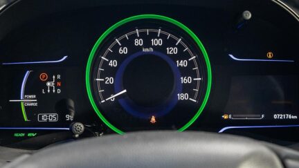 2015 Honda Shuttle Hybrid Z Half Leather Trim image 352728
