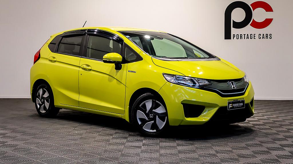 2015 Honda Fit Hybrid F Package image 354657