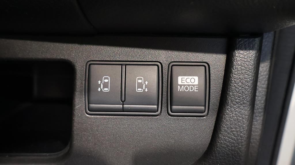 2013 Nissan Serena Hybrid Highway Star image 353076
