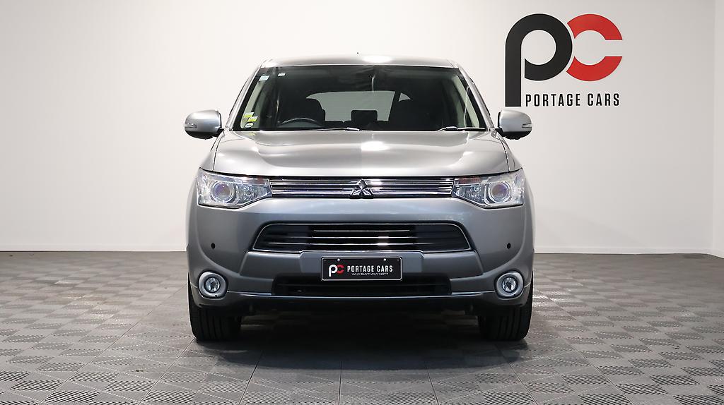 2013 Mitsubishi Outlander PHEV G Navi-Package 4WD image 355296