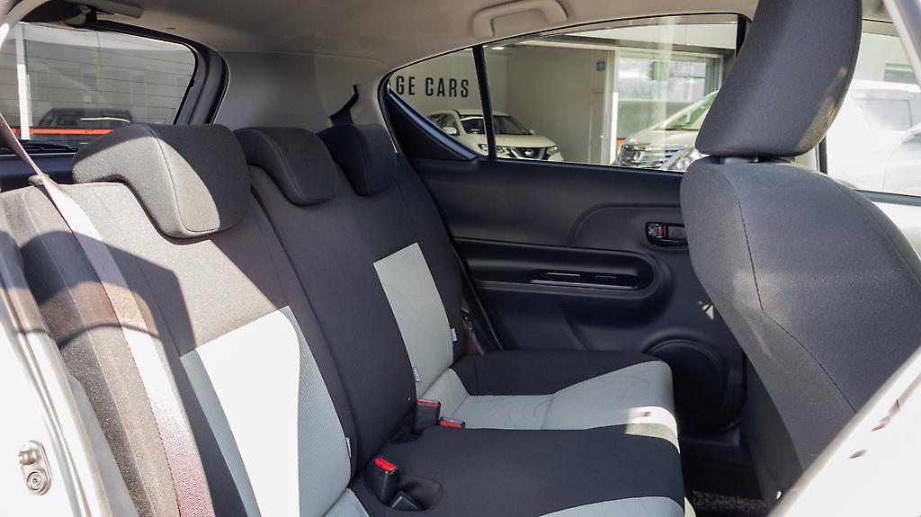 2014 Toyota Aqua F spec Hybrid Push start image 353183