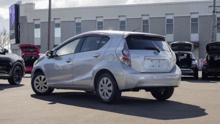 2014 Toyota Aqua F spec Hybrid Push start image 353180