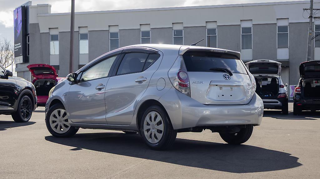 2014 Toyota Aqua F spec Hybrid Push start image 353180