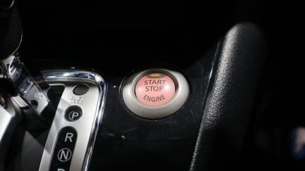 2013 Nissan Serena Hybrid Highway Star image 353080