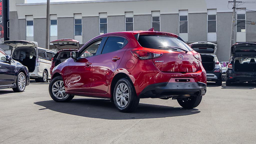 2017 Mazda Demio 13s Skyactiv image 357738