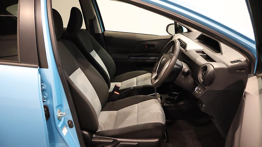 2013 Toyota Aqua S Model, Push Start image 355215