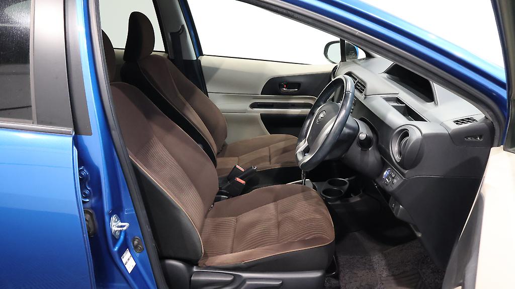 2013 Toyota Aqua Hybrid G MODEL – PUSH START image 357513