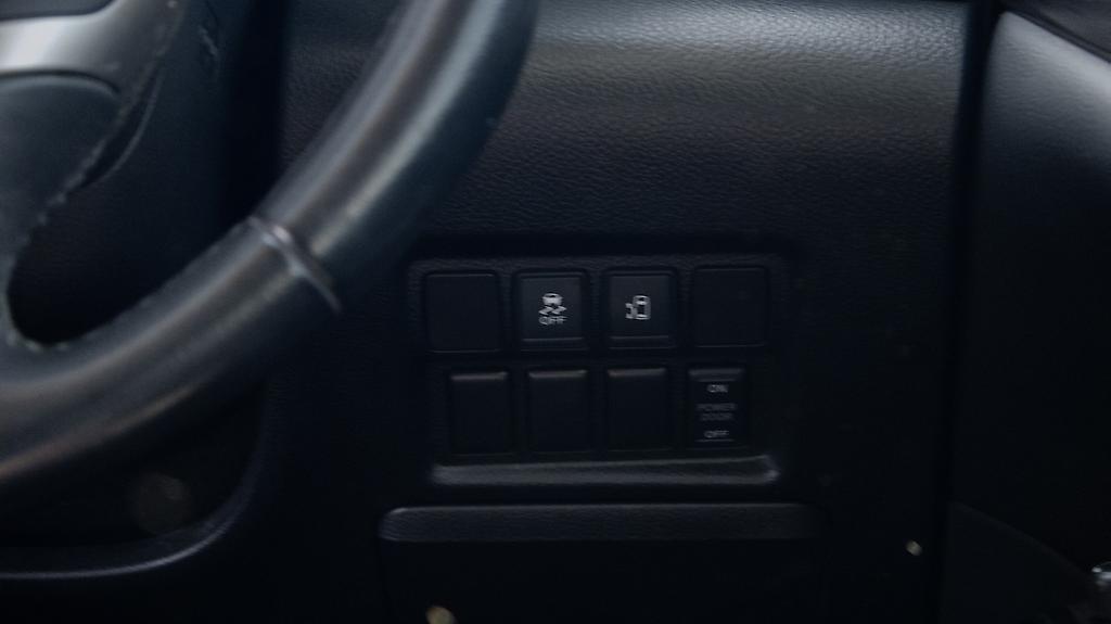 2014 Nissan Elgrand Highway Star Push start image 354534