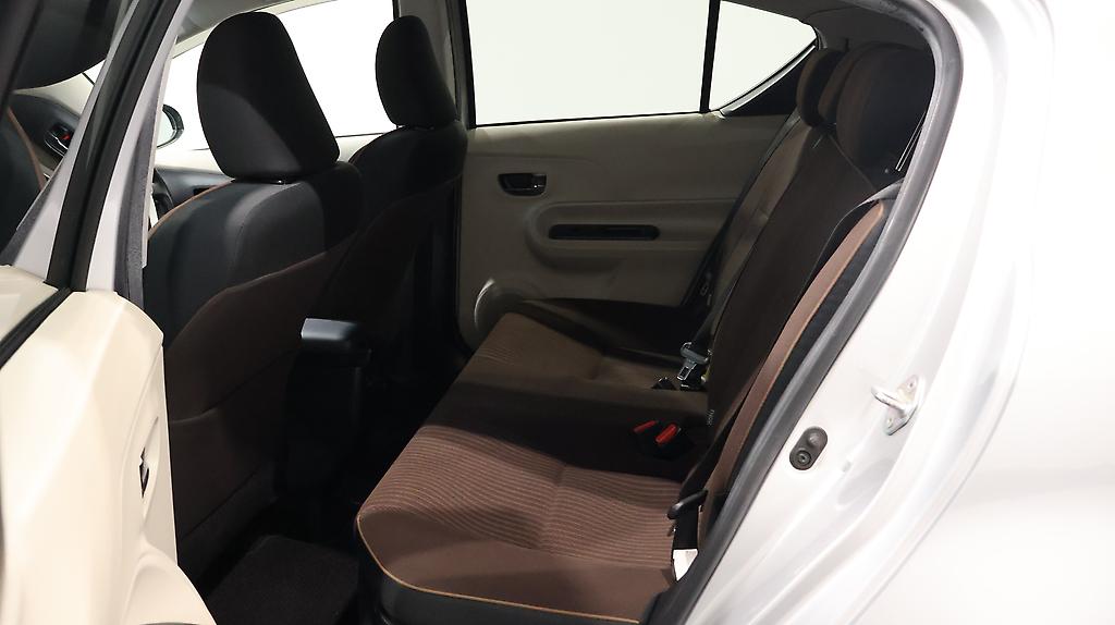 2013 Toyota Aqua G Model + Push Button Start image 354688