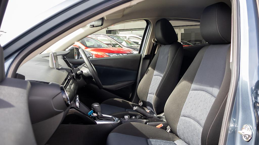 2015 Mazda Demio 13S push start,i stop image 357787