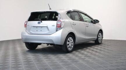 2013 Toyota Aqua Hybrid S Smart Entry Navi ready Package image 357464