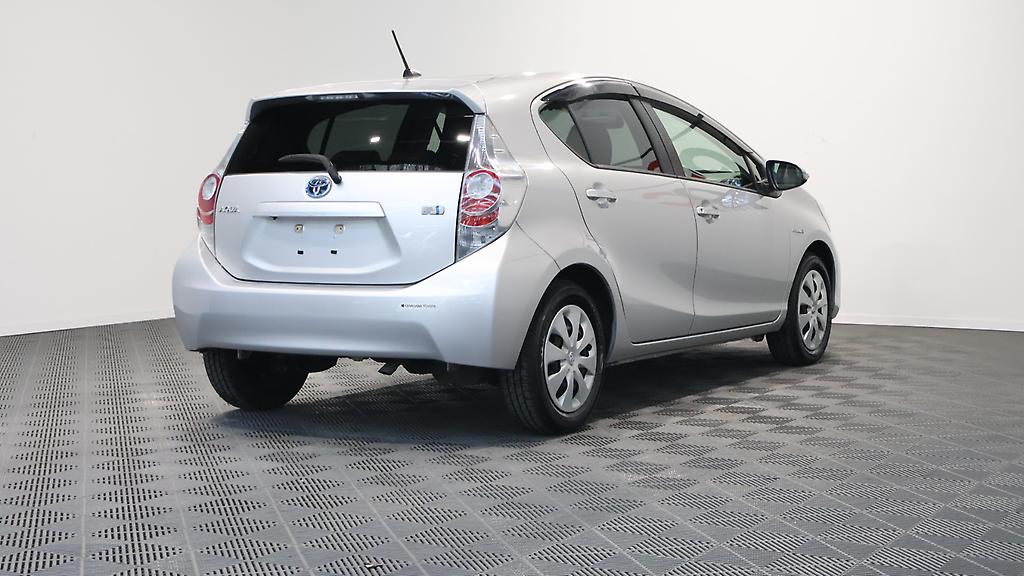 2013 Toyota Aqua Hybrid S Smart Entry Navi ready Package image 357464