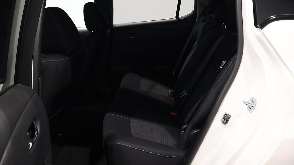 2018 Nissan Leaf X Model, 86.55% SOH image 352575