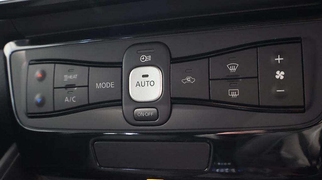 2018 Nissan Leaf X Model, 86.55% SOH image 352582