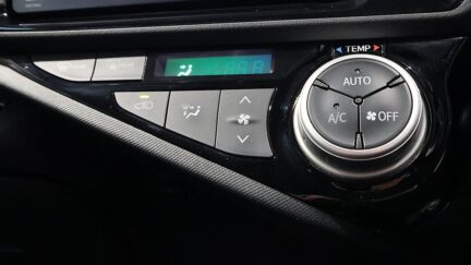 2015 Toyota Aqua S MODEL + PUSH START + REVERSE CAMERA image 357912