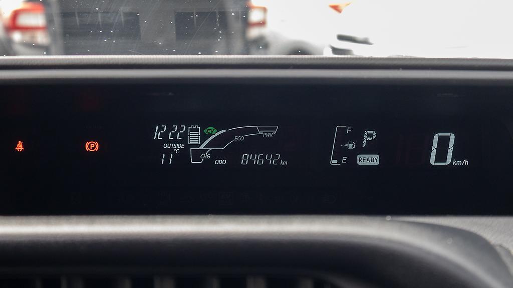 2016 Toyota Aqua Hybrid F spec Push start image 356978