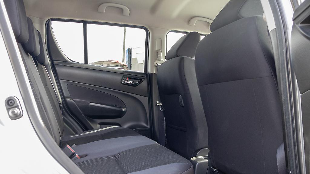 2015 Suzuki Swift XG, Push start image 356904