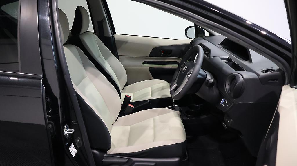 2013 Toyota Aqua S Model, Push Start, Reverse Camera image 355560
