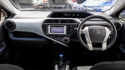 2013 Toyota Aqua Hybrid F spec , Push start image 357816