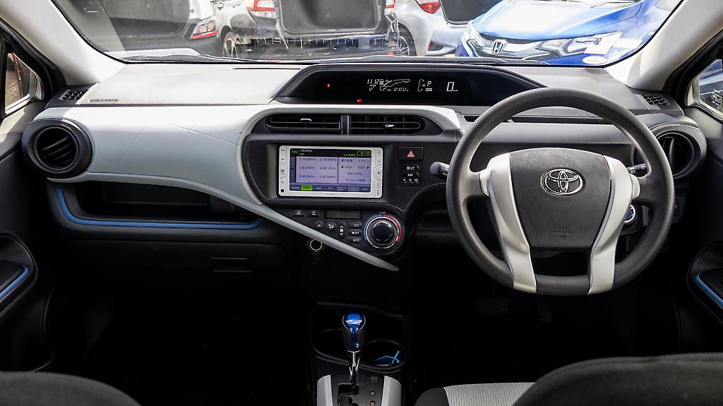2013 Toyota Aqua Hybrid F spec , Push start image 357816