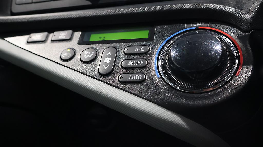2013 Toyota Aqua S Model, Push Start image 355219