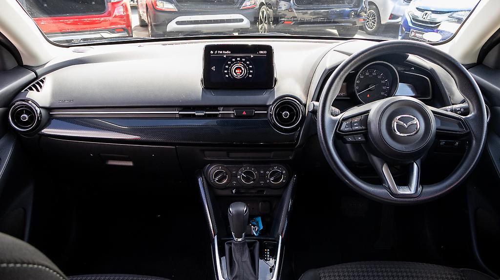 2017 Mazda Demio 13s Skyactiv image 357739