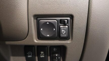 2016 Nissan March Bolero image 355357