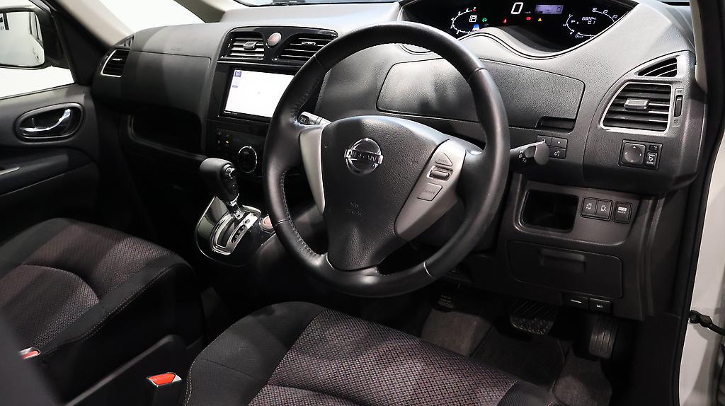 2013 Nissan Serena Hybrid Highway Star image 353072