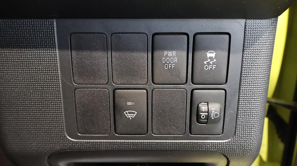 2013 Toyota Spade F Model, Push Start, Reverse Camera image 355871