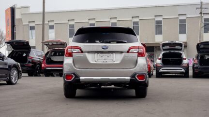 2015 Subaru Outback Limited AWD Front rear Heated seats image 356836