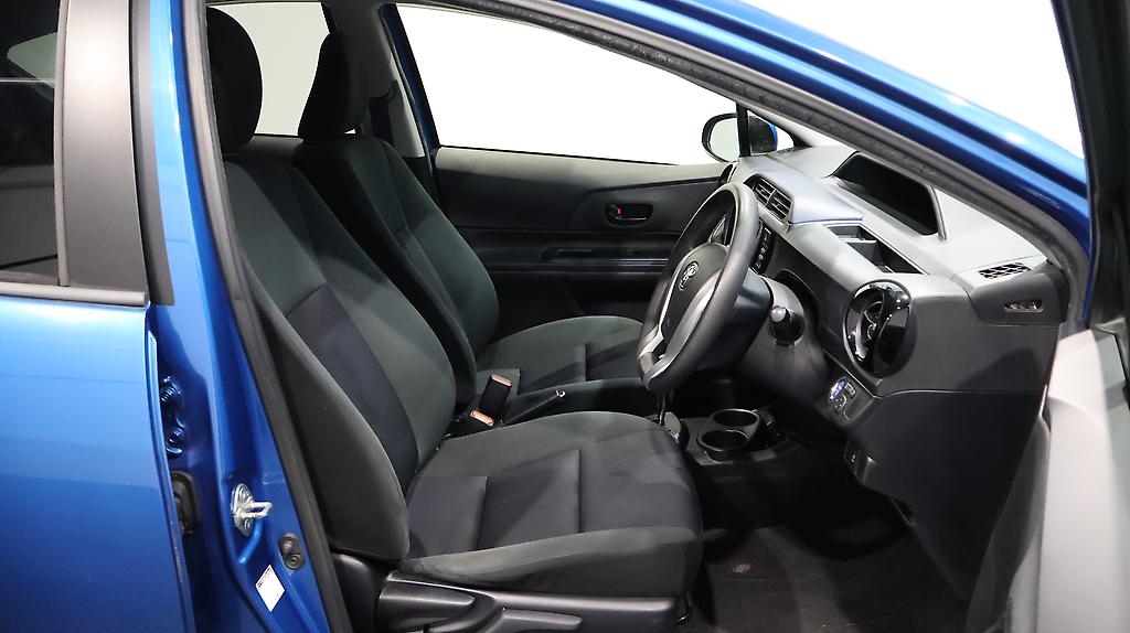 2015 Toyota Aqua S Model, Push Start image 353527