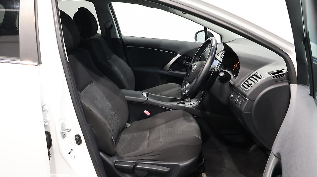 2013 Toyota Avensis Wagon Xi image 356730