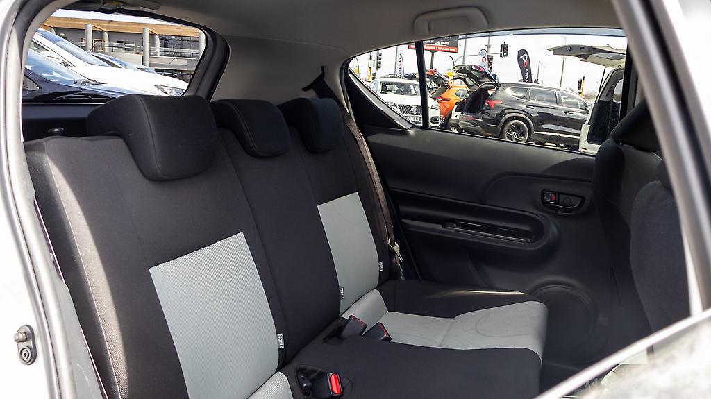 2013 Toyota Aqua Hybrid F spec , Push start image 357818