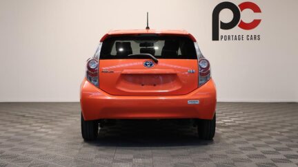 2012 Toyota Aqua Heated Seats, Push Button Start, Reverse Camera image 354570