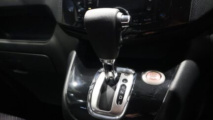 2013 Nissan Serena Hybrid Highway Star image 353075