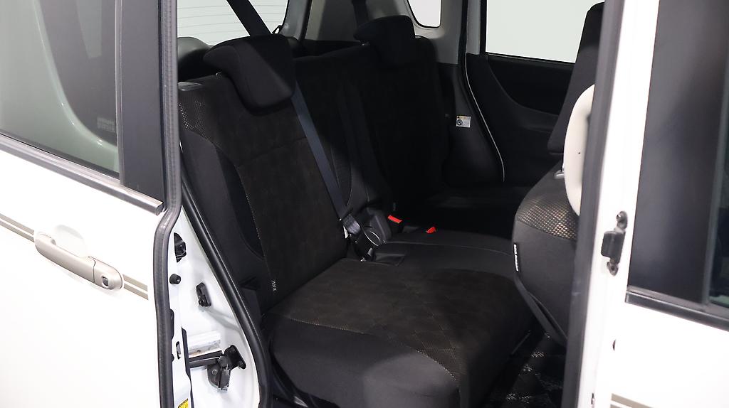 2015 Suzuki Solio DJE J Style image 354814