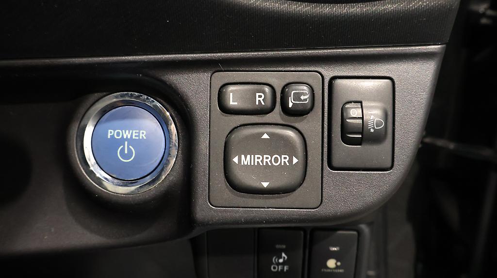 2013 Toyota Aqua G Model, Push Start, Reverse Camera image 356047