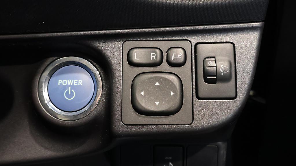 2015 Toyota Aqua S MODEL + PUSH START + REVERSE CAMERA image 357915
