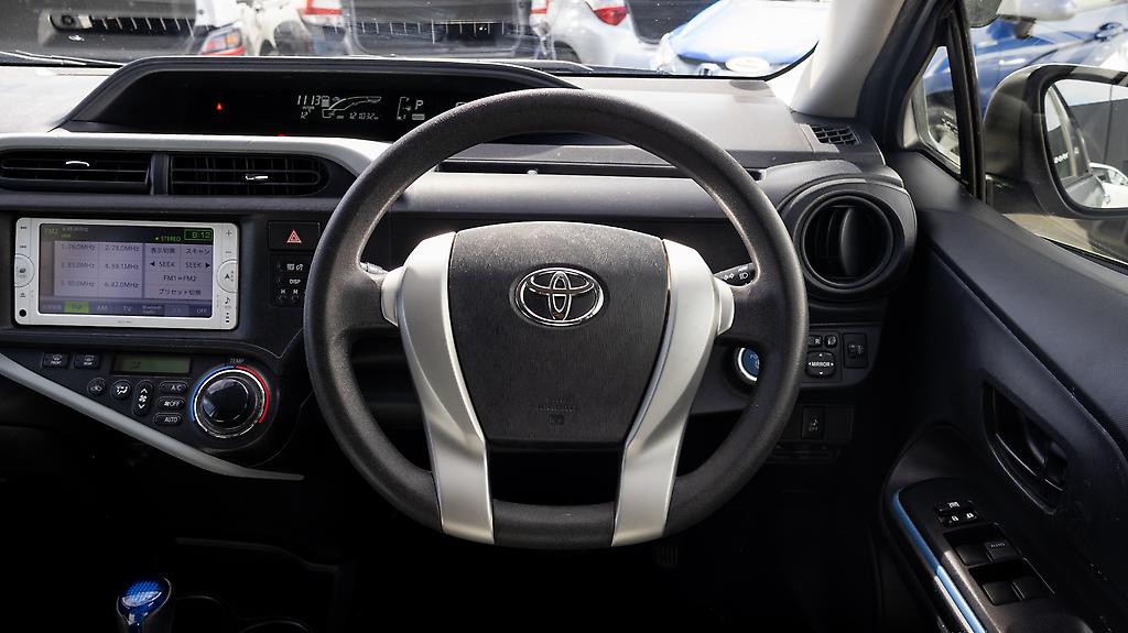 2013 Toyota Aqua Hybrid F spec , Push start image 357822