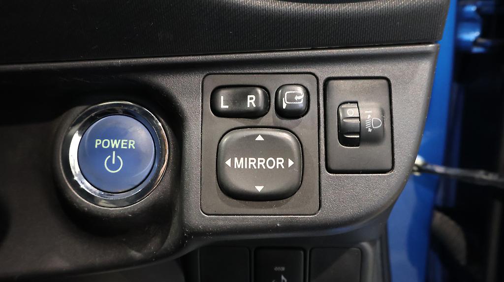2013 Toyota Aqua Hybrid G MODEL – PUSH START image 357520