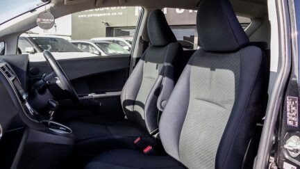 2012 Toyota Ractis G Model Push start image 353444