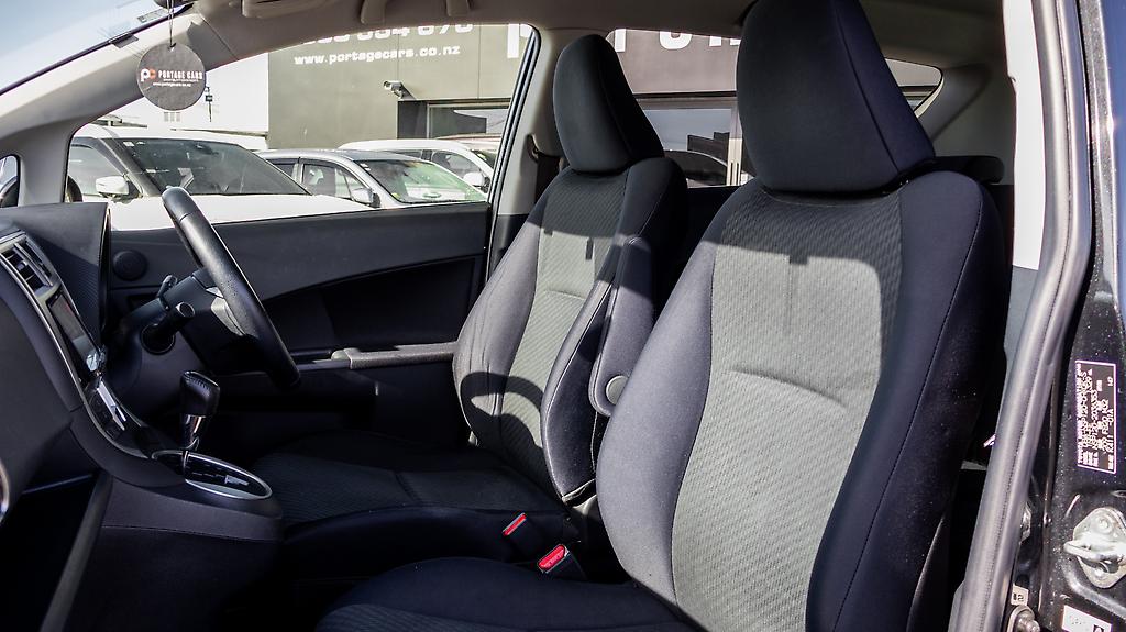 2012 Toyota Ractis G Model Push start image 353444